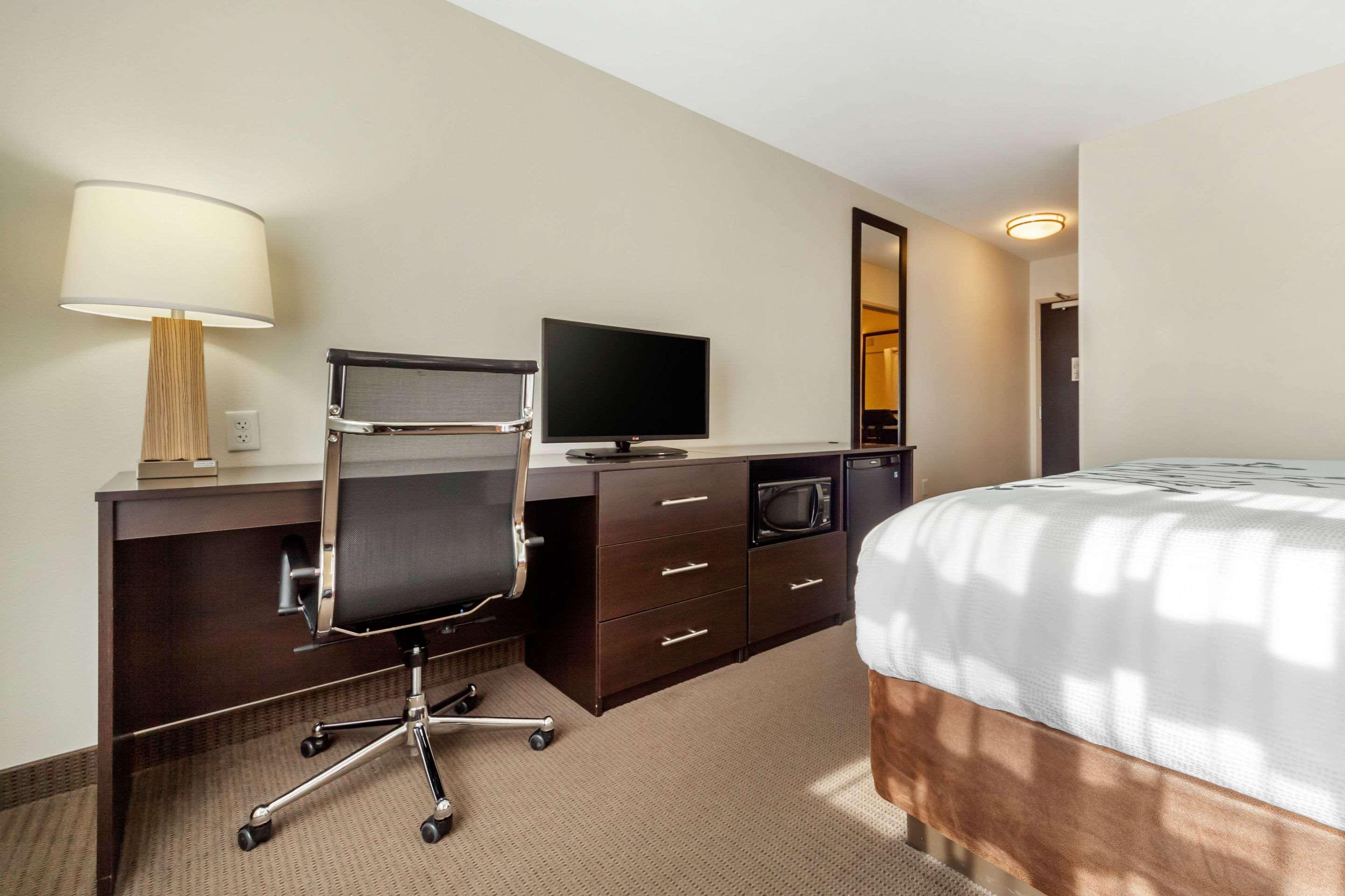 Sleep Inn & Suites Devils Lake Dış mekan fotoğraf