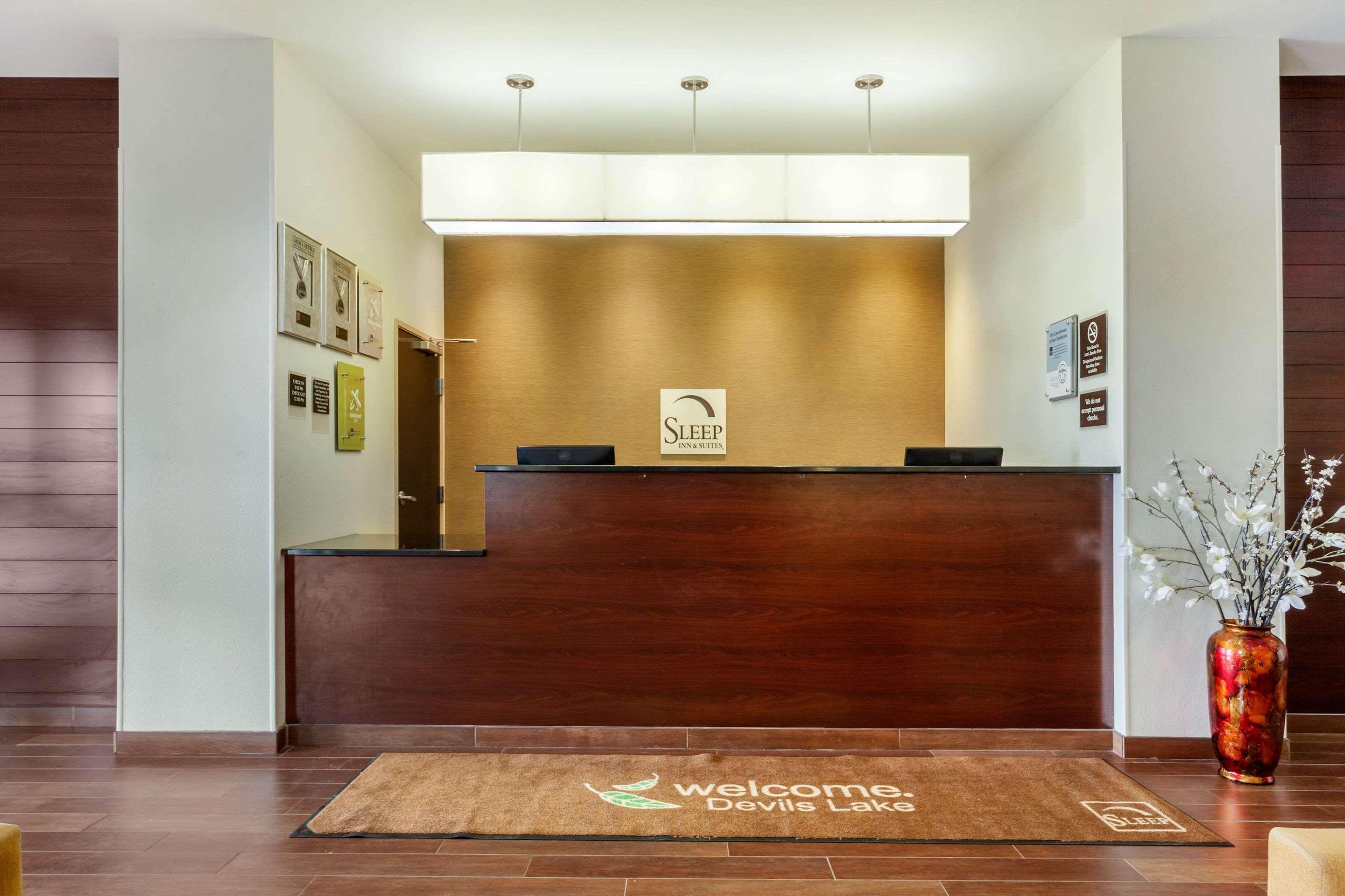 Sleep Inn & Suites Devils Lake Dış mekan fotoğraf